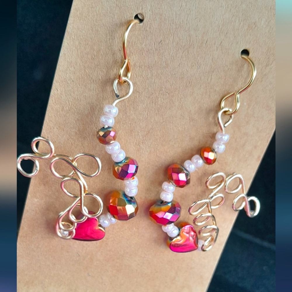 Golden Wire Earrings With Hematite Hearts